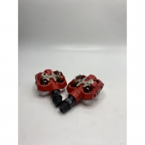 JUEGO DE PEDALES ROJO