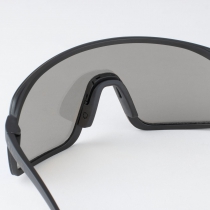 GAFAS DEPORTIVAS OUT OF RAMS LOGO NEGRO LENTE SMOKE