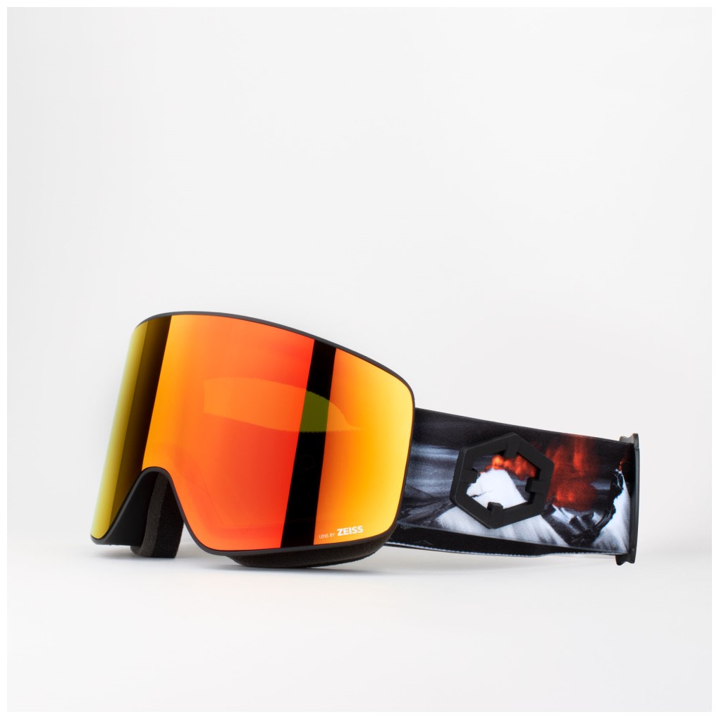 M�scara Esqu� Out Of Void Peaks Red MCI