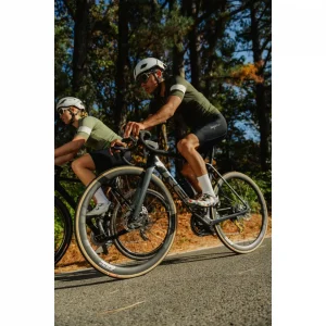 Cubierta carretera Rubino V 700x28c Plegable Cámara Hookless TAN G2.0