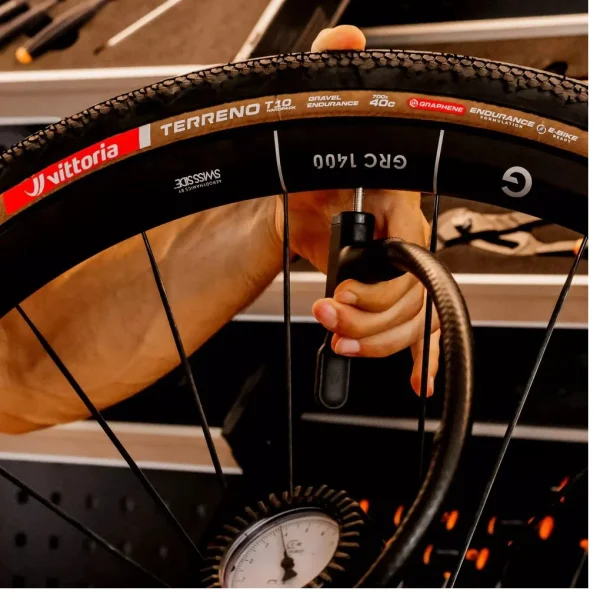Cubierta Gravel. Terreno T10 hardpack 700x40 TLR Plegable HOOKLESS Negro