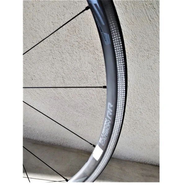 Rueda Delantera Vittoria Elusion Carbon Clincher 30c