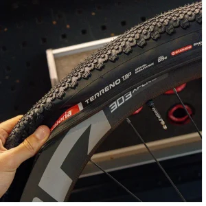 Cubierta Gravel Endurance Terreno T50 Mixed 700x50 Plegable TLR HOOK Marrón